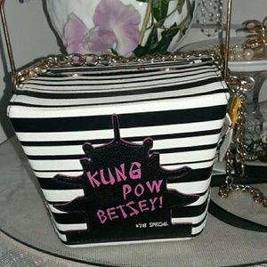 Betsey Johnson kitch small crossbody